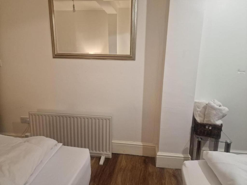 Central Suite, 3 Single Beds Bristol Eksteriør billede